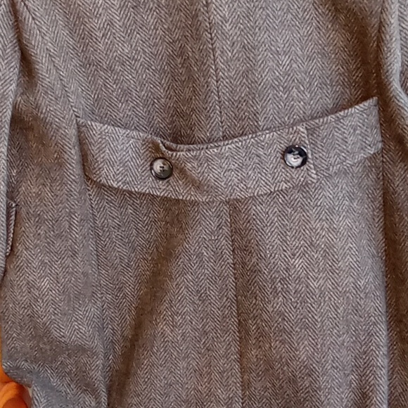 Coat - Picture 8 of 10